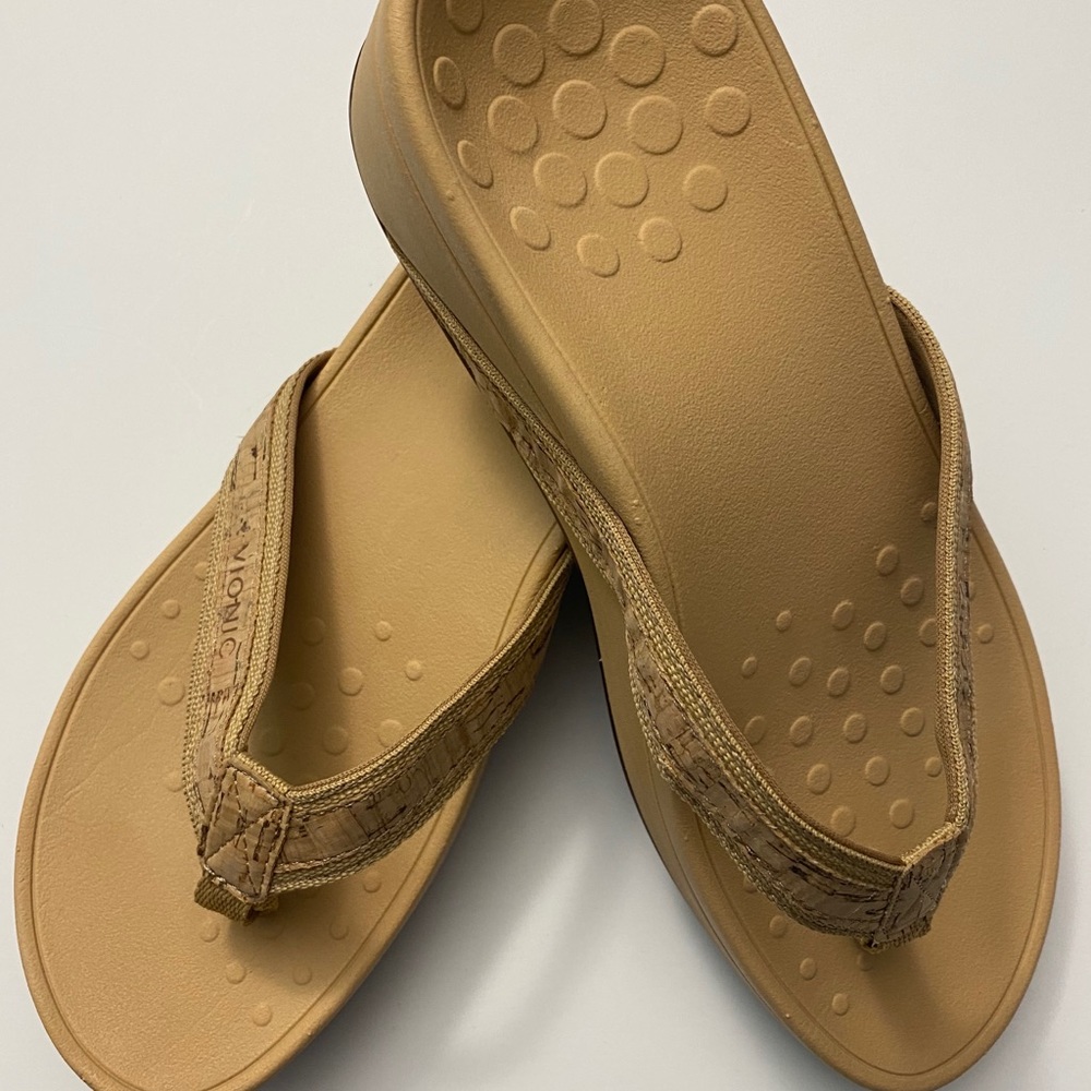 Vionic Women’s HighTide Toepost Platform FlipFlops